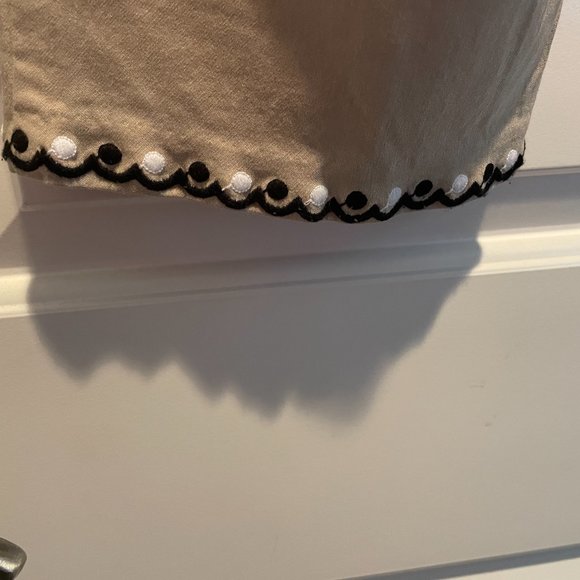 Women's Plus Size Tan Capri's - Picture 5 of 5